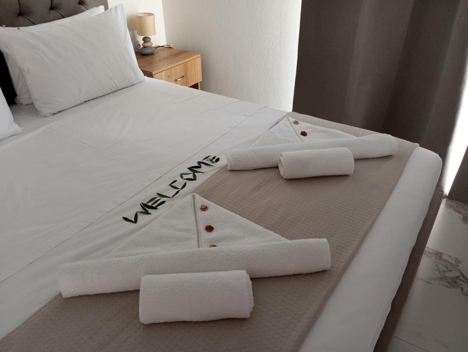 Three Charites Resort Gialova Esterno foto