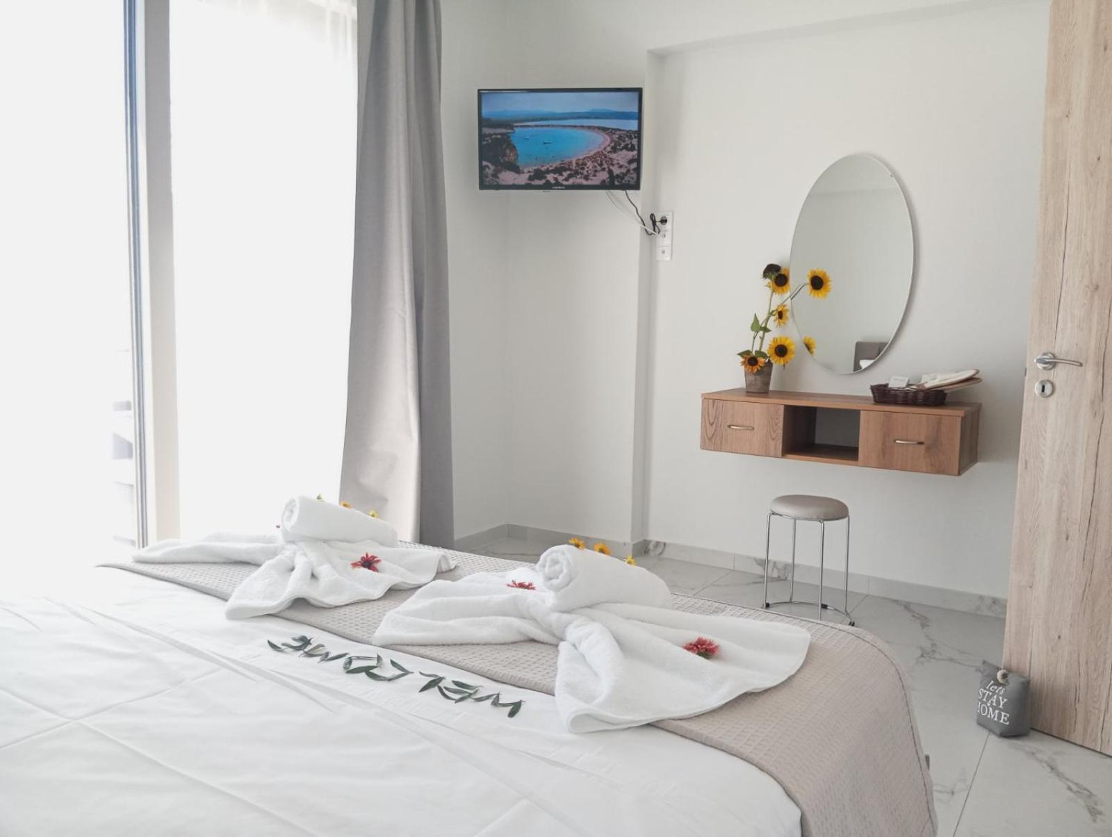 Three Charites Resort Gialova Esterno foto