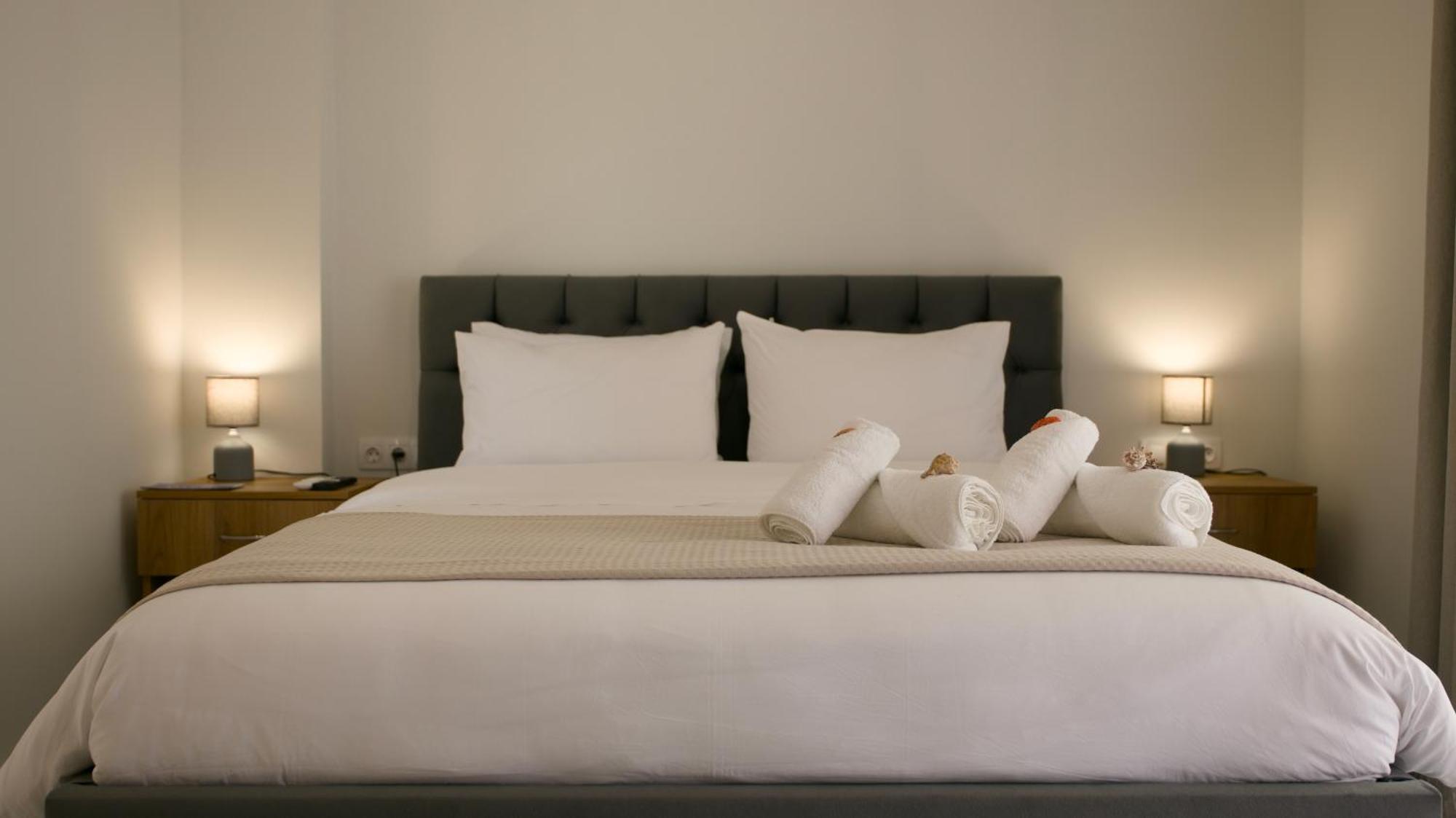 Three Charites Resort Gialova Esterno foto