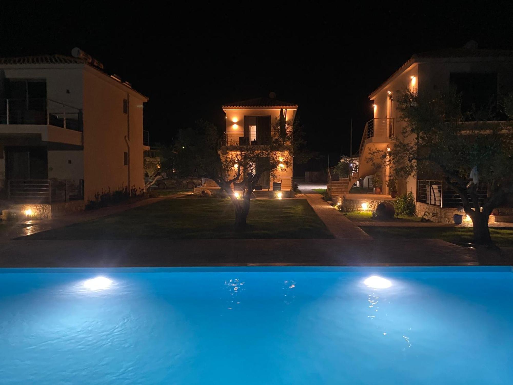 Three Charites Resort Gialova Esterno foto