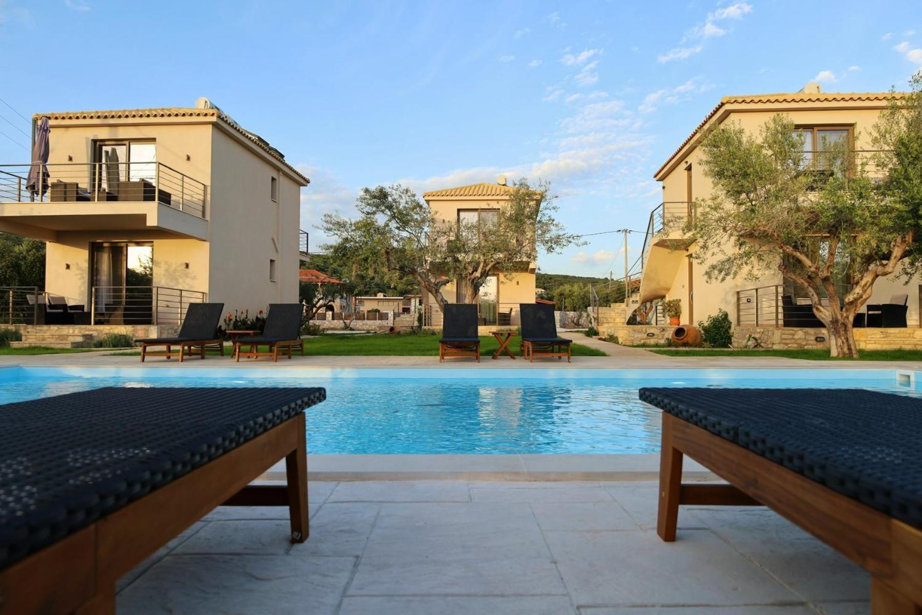 Three Charites Resort Gialova Esterno foto